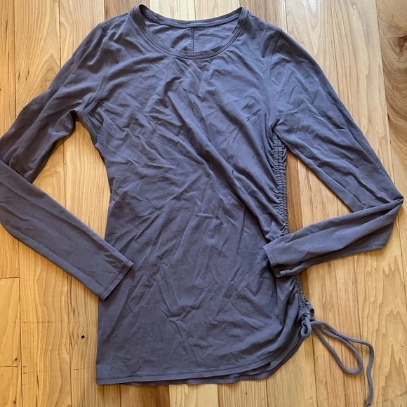 Lululemon Size 6 Cinch It Long Sleeve Ruched
Side Tee Dusky Lavender Stretch - Picture 3 of 4